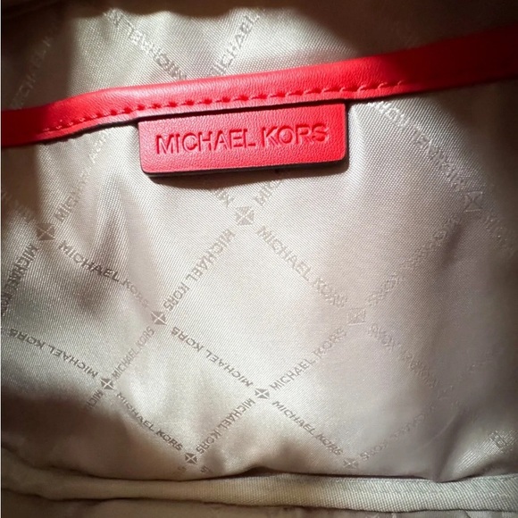 SOLD! MICHAEL KORS JET SET TRAVEL MD OVAL CAMERA CROSSBODY BAG MK DARK SANGRIA - Picture 9 of 14